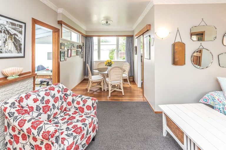 Photo of property in 1 Plunket Street, Durie Hill, Whanganui, 4500