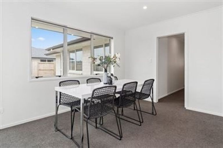 Photo of property in 30 Livingstone Drive, Papamoa Beach, Papamoa, 3118