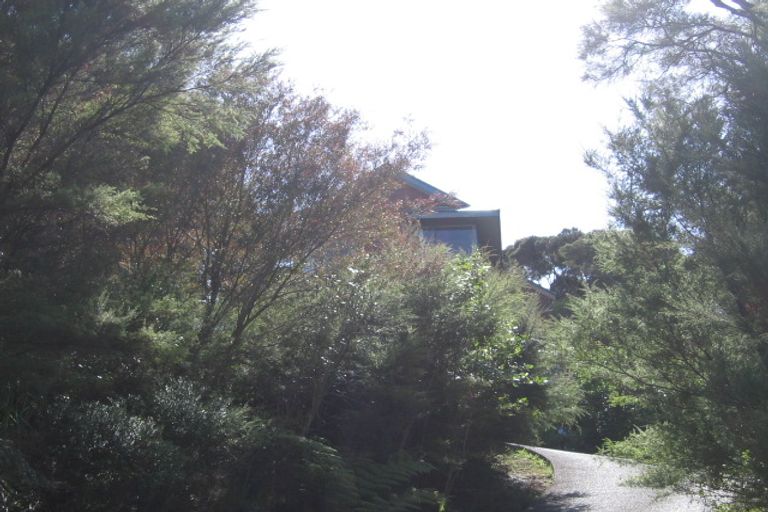 Photo of property in 100 Hadfield Street, Beach Haven, Auckland, 0626