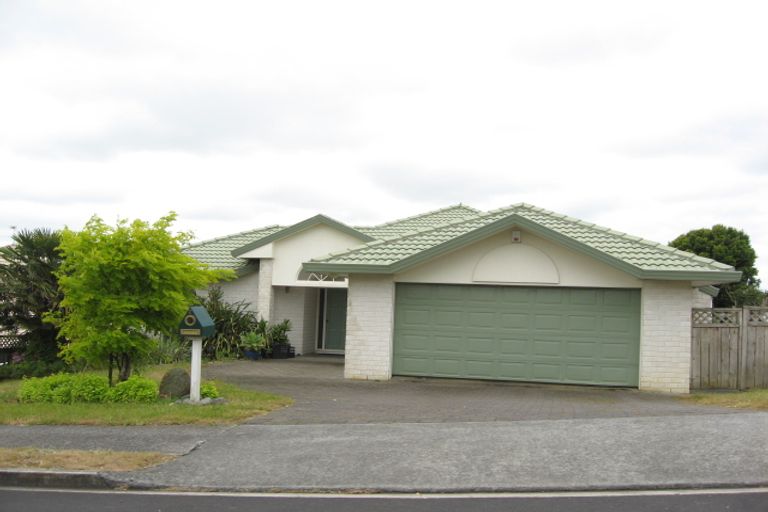 Photo of property in 2 Jackson Place, Pukekohe, 2120