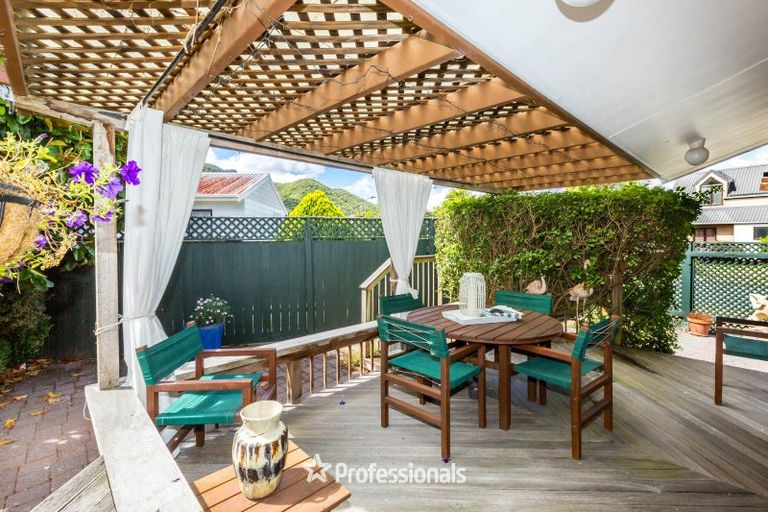 Photo of property in 10 Laredo Grove, Totara Park, Upper Hutt, 5018