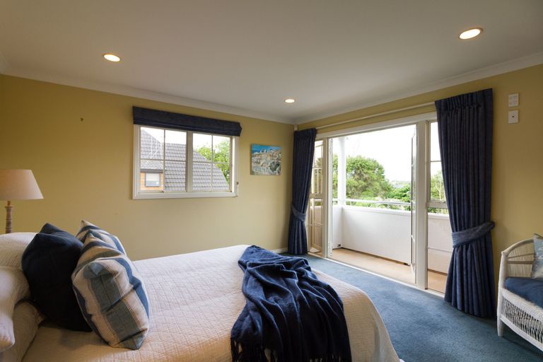Photo of property in 11 The Oaks, Awapuni, Palmerston North, 4412