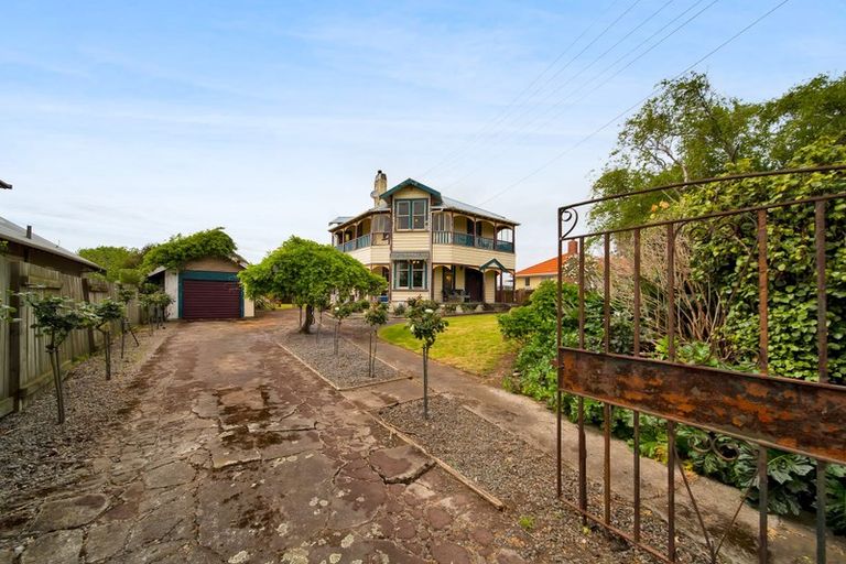 Photo of property in 68 Collins Street, Hawera, 4610