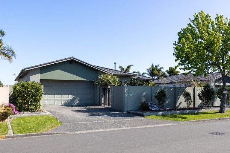 Photo of property in Heynes Place, 24 Heynes Place, Clive, 4102