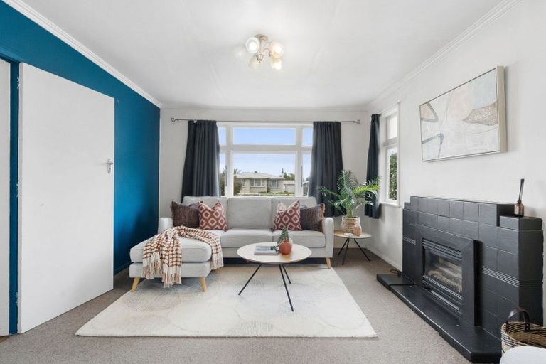 Photo of property in 12 Bowen Street, Levin, 5510