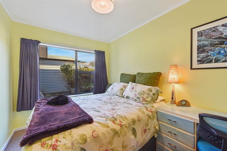 Photo of property in 3/48 Tennyson Crescent, Stoke, Nelson, 7011