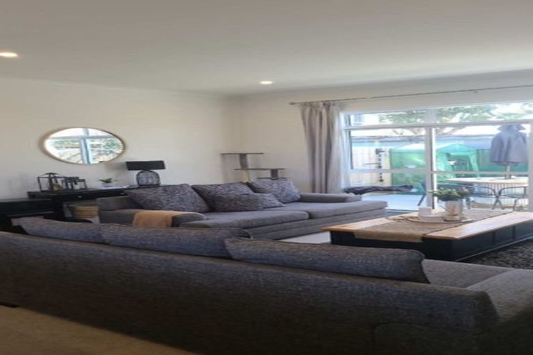 Photo of property in 9 Von Sturmer Street, Mangere East, Auckland, 2024