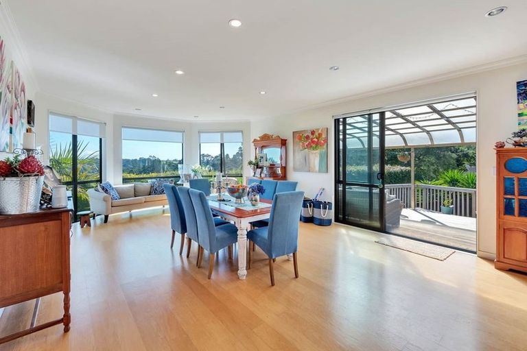 Photo of property in 2 Viridian Lane, Greenhithe, Auckland, 0632