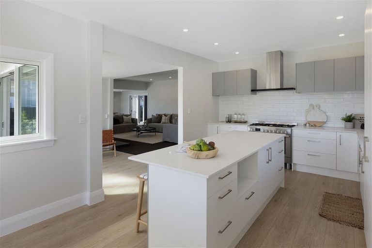 Photo of property in 3 Strowan Road, Strowan, Christchurch, 8052