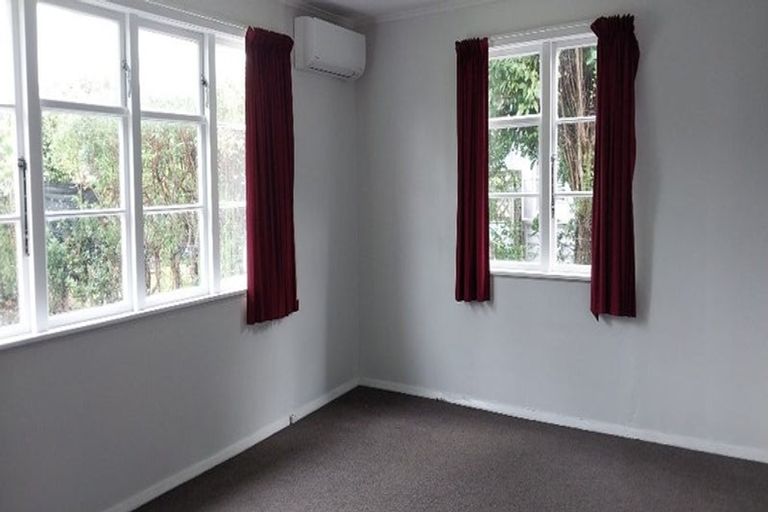 Photo of property in 284 Naenae Road, Naenae, Lower Hutt, 5011
