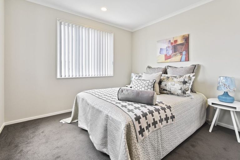 Photo of property in 12 Saddleback Crescent, Papakura, 2110