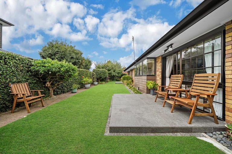 Photo of property in 11 Jessika Place, Conifer Grove, Takanini, 2112