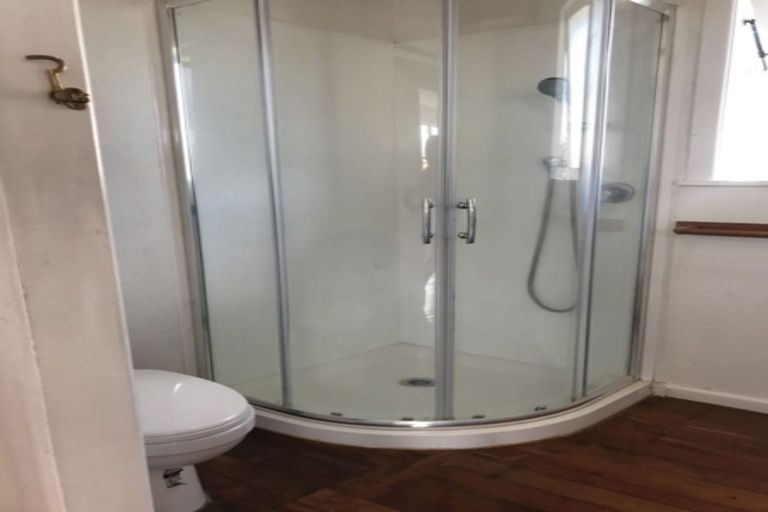 Photo of property in 1/13 Bowman Road, Forrest Hill, Auckland, 0620