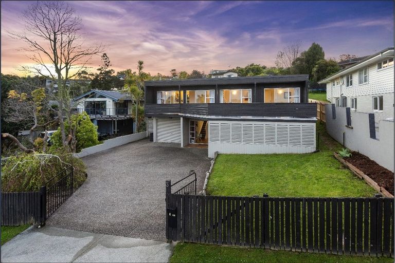 Photo of property in 3 Dunraven Place, Torbay, Auckland, 0630