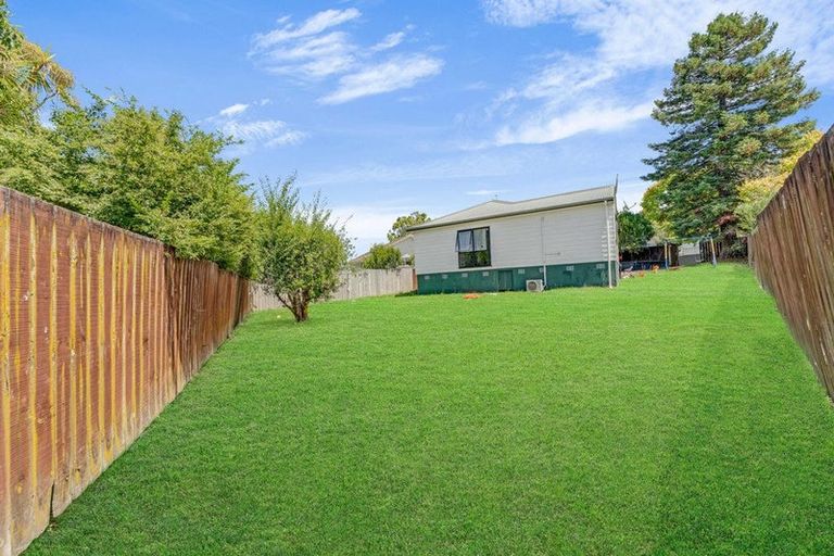 Photo of property in 14 Mile Place, Henderson, Auckland, 0612