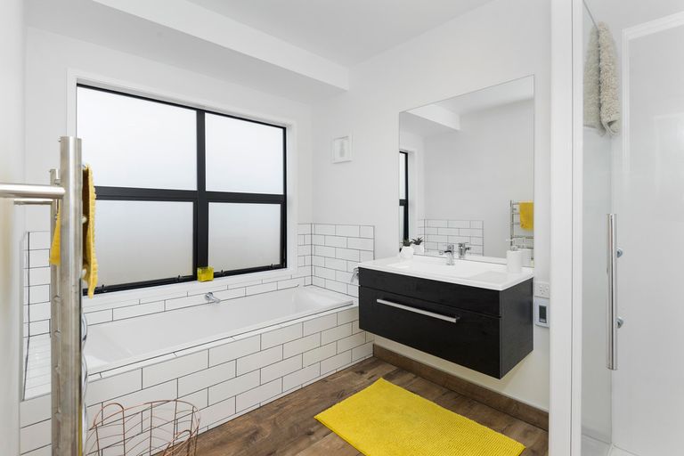 Photo of property in 6c Pyne Crescent, Pokeno, 2402