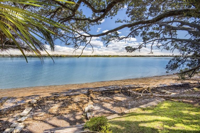 Photo of property in 15a Beresford Street, Bayswater, Auckland, 0622