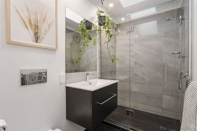 Photo of property in 138a Dyers Pass Road, Cashmere, Christchurch, 8022