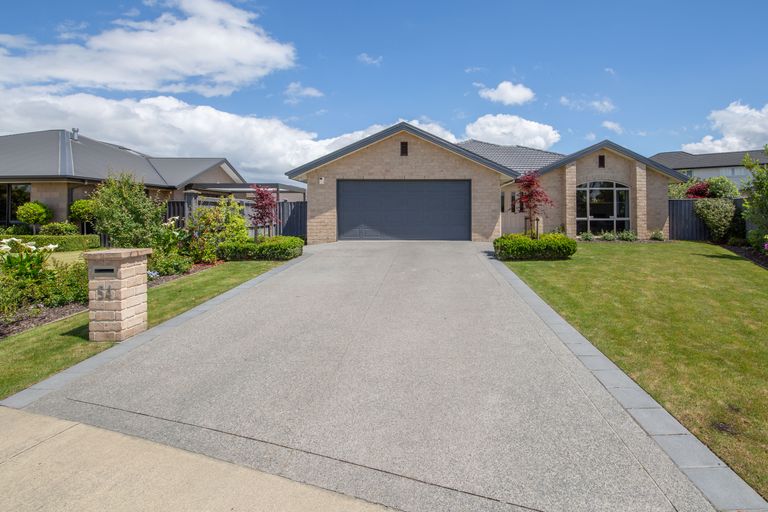 Photo of property in 54 Westpark Drive, Burnside, Christchurch, 8053