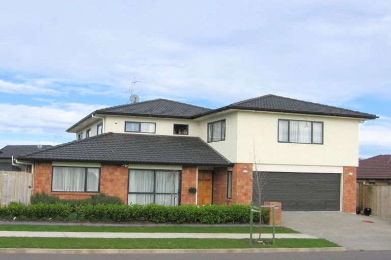 Photo of property in 27 Bronwylian Drive, Flat Bush, Auckland, 2016