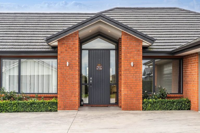 Photo of property in 4 Routhan Way, Carterton, 5713