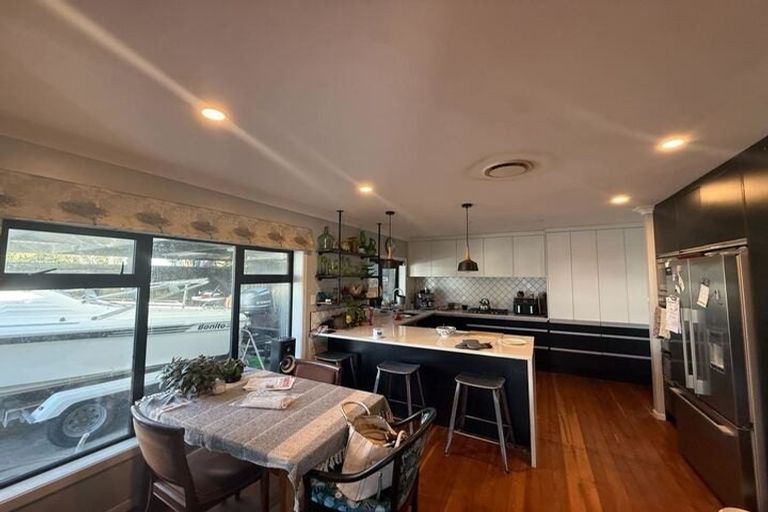 Photo of property in 99 Kitchener Road, Waiuku, 2123