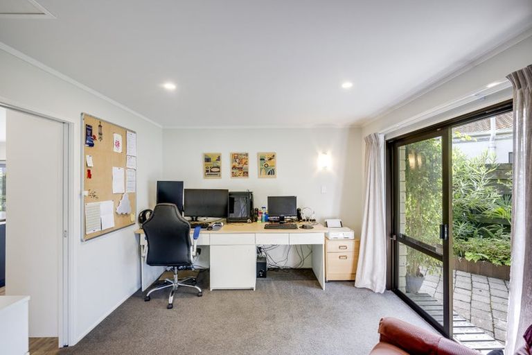 Photo of property in 1 Ewan Place, Taradale, Napier, 4112