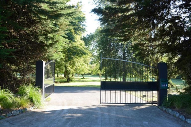 Photo of property in 2 Ashdown Park Lane, Riverhead, 0793