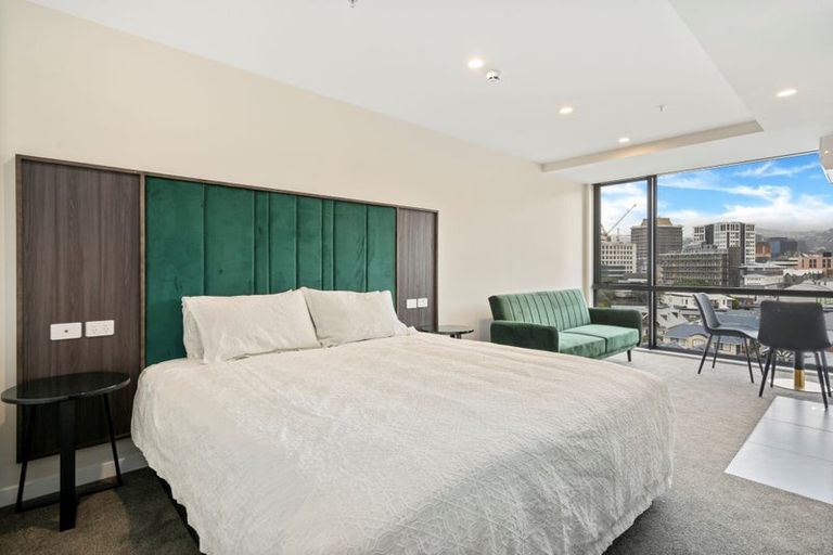 Photo of property in Proximity Apartment Hotel, 801/172 Thorndon Quay, Pipitea, Wellington, 6011