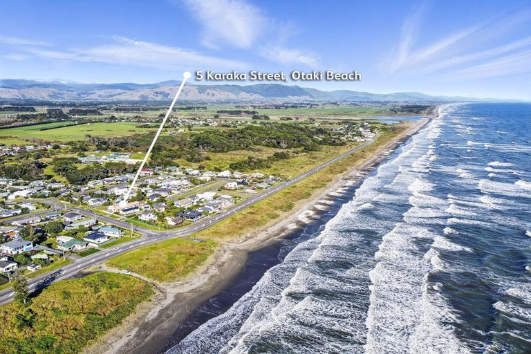 Photo of property in 5 Karaka Street, Otaki Beach, Otaki, 5512