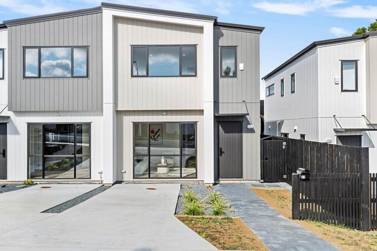 Photo of property in 67 Highland Park Drive, Botany Downs, Auckland, 2010