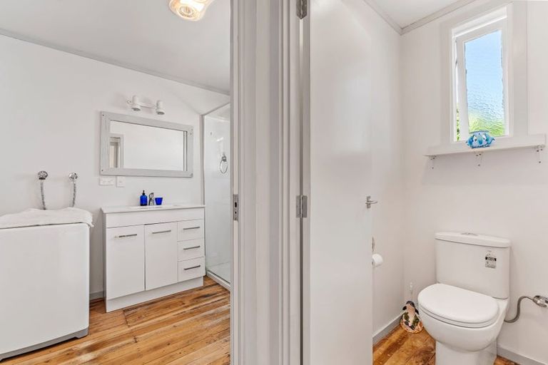 Photo of property in 21 Sundown Avenue, Manly, Whangaparaoa, 0930