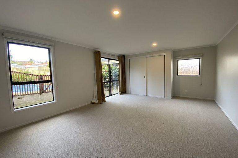 Photo of property in 107 Weatherly Road, Torbay, Auckland, 0630