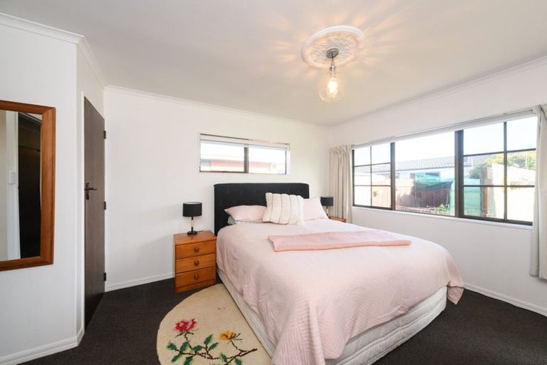 Photo of property in 44 Pencarrow Street, Highbury, Palmerston North, 4412