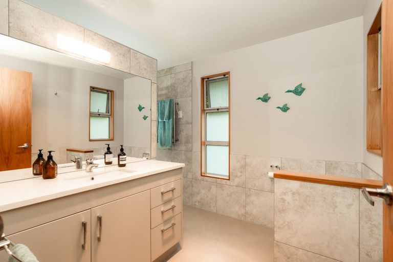 Photo of property in 54 Kohekohe Road, Waikanae, 5036