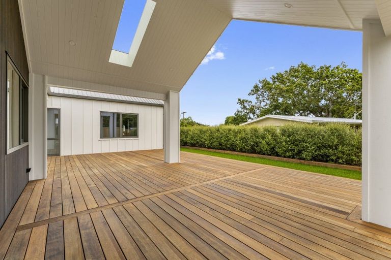 Photo of property in 10 Te Puke Te Ao Way, Otaki, 5512
