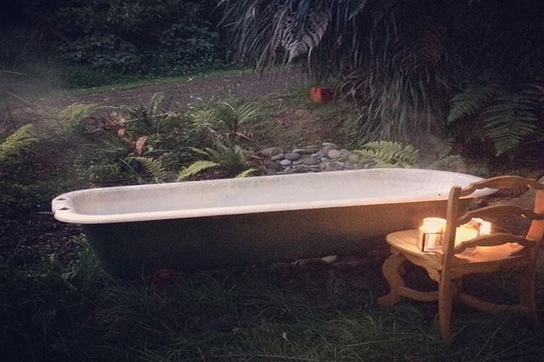 Photo of property in 15 Linda Street, Oakura, 4314