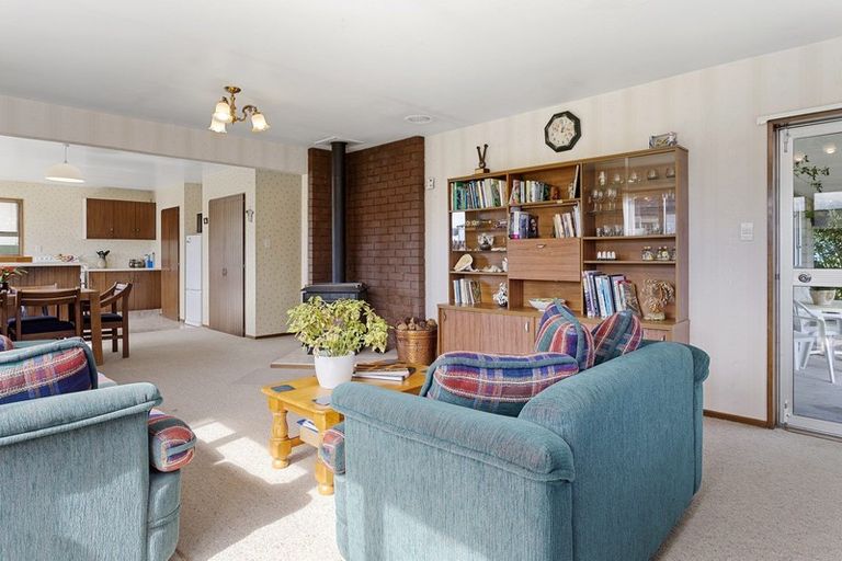 Photo of property in 18 Seadown Crescent, Amberley, 7410