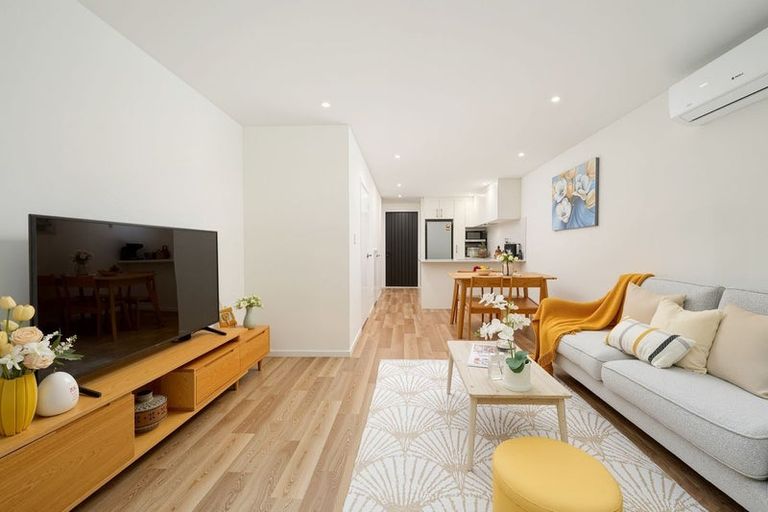 Photo of property in 22 Tokai Place, Glen Eden, Auckland, 0602