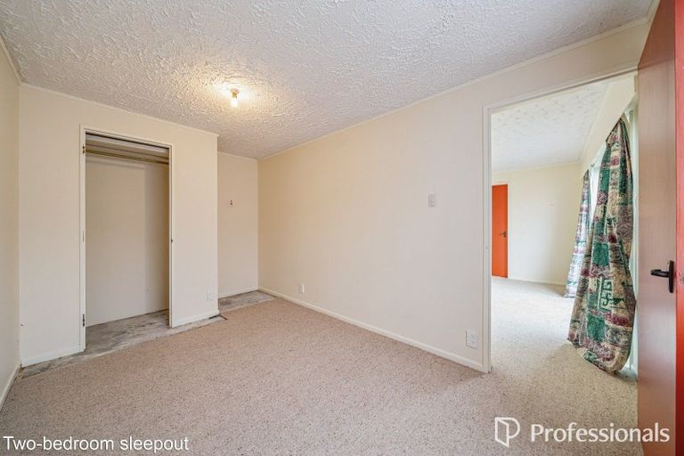 Photo of property in 33 Donnelley Drive, Wainuiomata, Lower Hutt, 5014