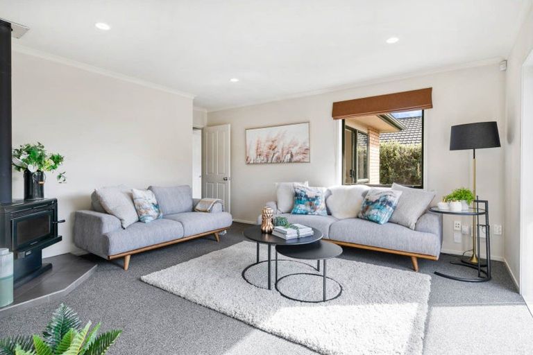 Photo of property in 35 Greig Place, Pukekohe, 2120