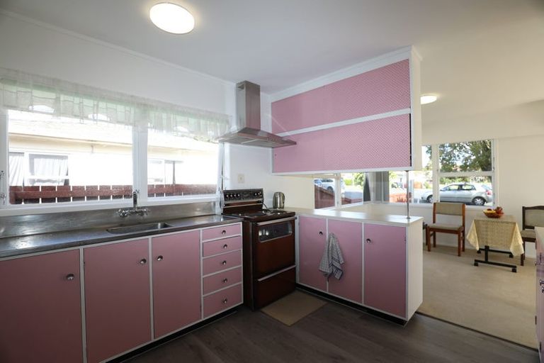 Photo of property in 1/648 Pakuranga Road, Howick, Auckland, 2010