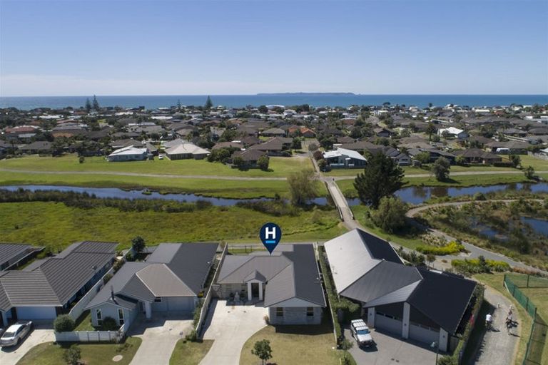 Photo of property in 71 Harding Drive, Papamoa Beach, Papamoa, 3118