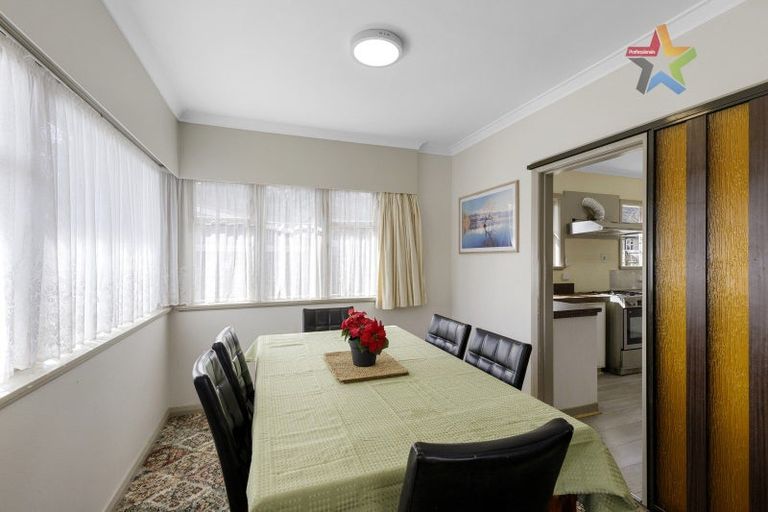 Photo of property in 65 Glen Road, Stokes Valley, Lower Hutt, 5019