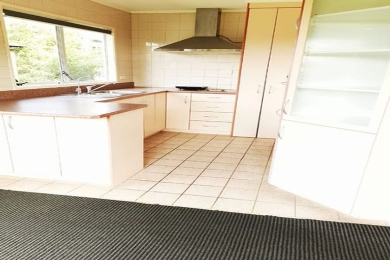 Photo of property in 24 Terry Street, Blockhouse Bay, Auckland, 0600