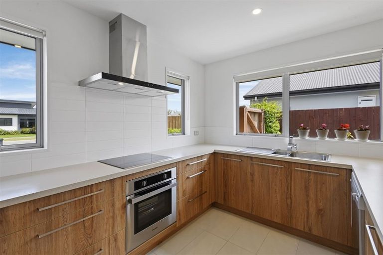 Photo of property in 7 Weruweru Street, Marshland, Christchurch, 8083