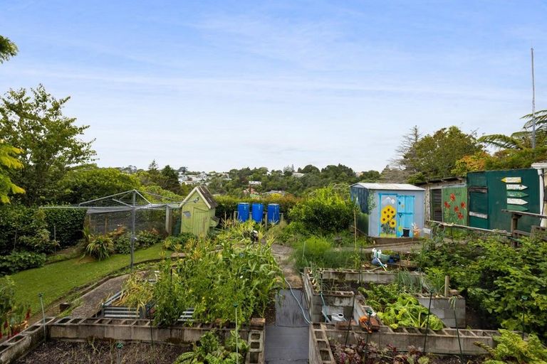 Photo of property in 50b Budleigh Street, Frankleigh Park, New Plymouth, 4310