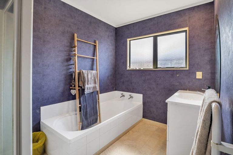 Photo of property in 75 Parnell Heights, Kelvin Grove, Palmerston North, 4414