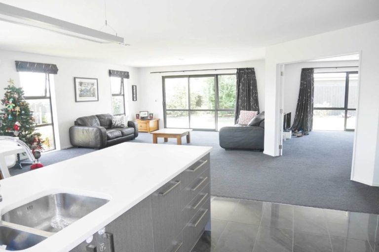 Photo of property in 9 Gosling Crescent, Halswell, Christchurch, 8025