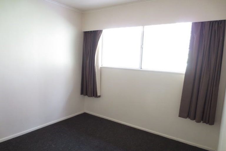 Photo of property in 2/132 Curtis Street, Northland, Wellington, 6012